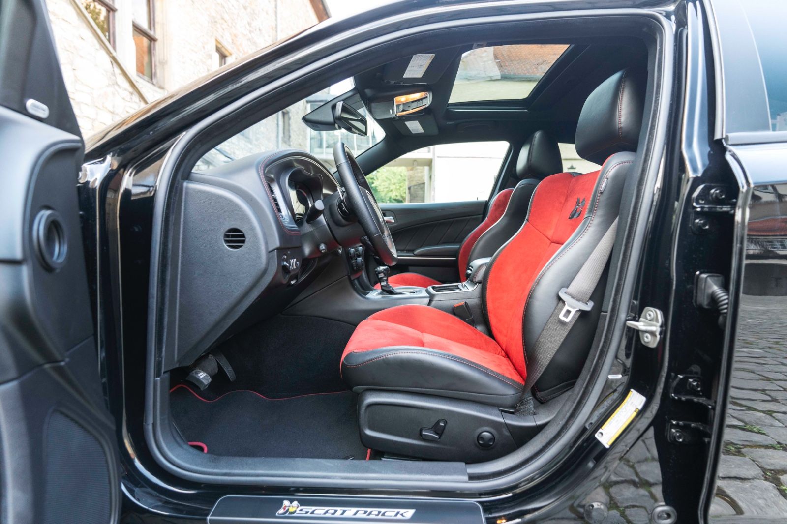 Fahrzeugabbildung Dodge Charger 6,4L SRT SCAT-PACK ALPINE KAM LED TOTW