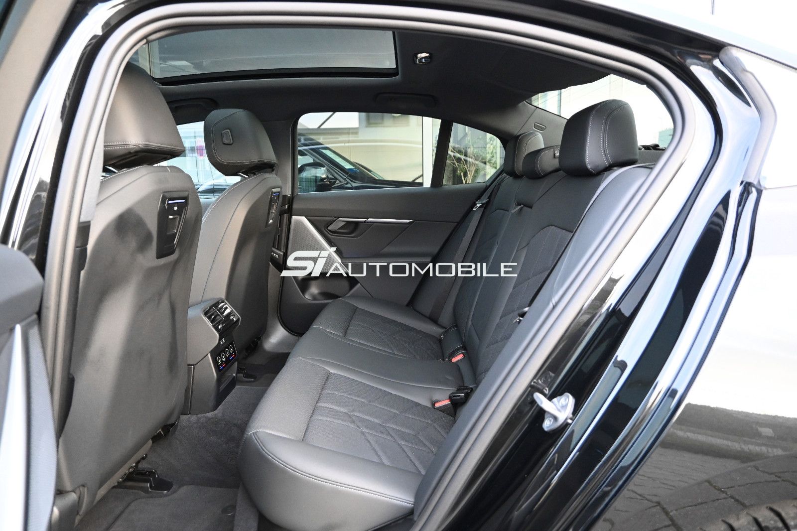 Fahrzeugabbildung BMW 520d °KOMFORTSITZE°PANO°SITZKLIMA°STANDHEIZ°360°