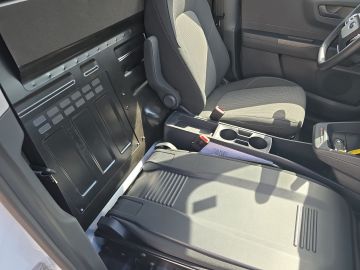 Bild 16 Ford Transit Courier BEV Trend Klimaautom LenkradHZG
