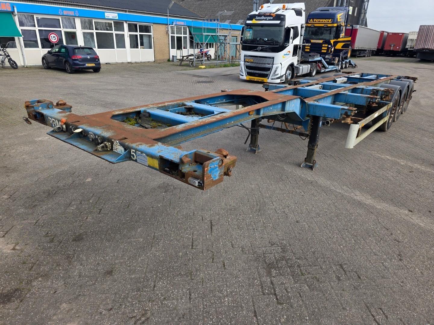 Renders Mercedes - Disc Renders Containerchassis - 3 Ach