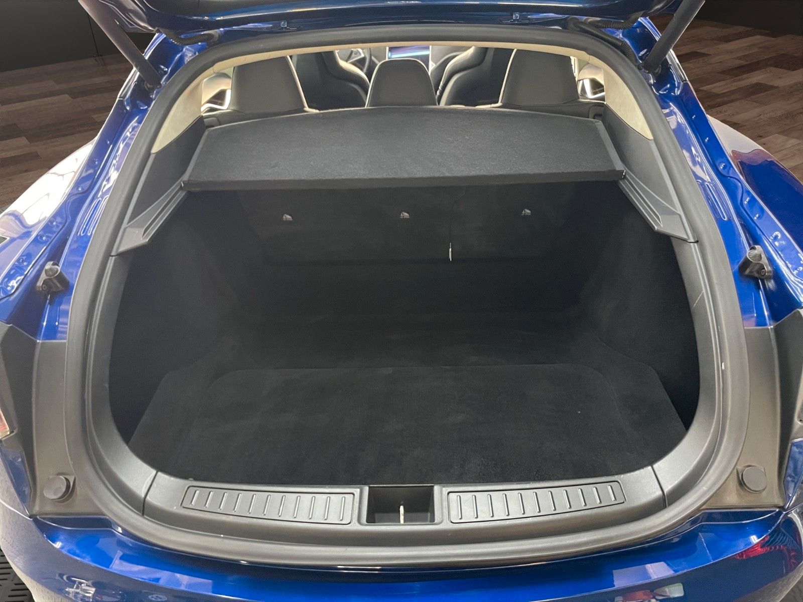 Fahrzeugabbildung Tesla Model S Dual*Xenon*ACC*CarPlay*Wlan*Pano*Ambient