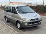 Hyundai H-1 Starex 2.5TD/Klima/Tüv8-27 - Hyundai aus 2001