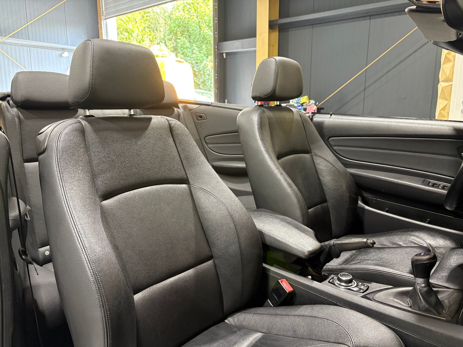 Fahrzeugabbildung BMW 118i Baureihe 1 Cabrio/NAVI/PDC/SHZ/KLIMA/8-FACH