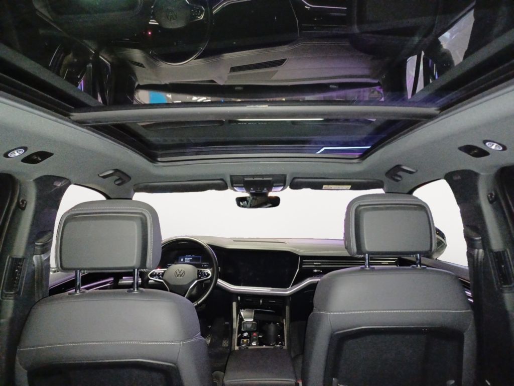 Fahrzeugabbildung Volkswagen Touareg 3.0 V6 TDI R-Line Black Style Nachtsicht