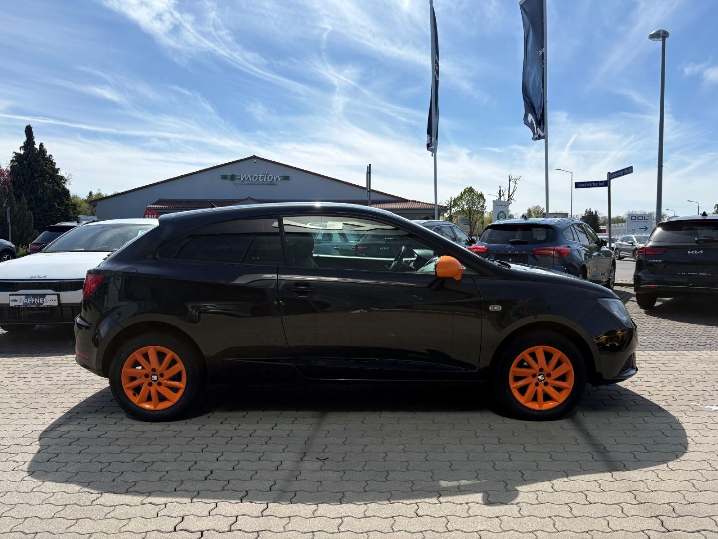 Fahrzeugabbildung SEAT Ibiza SC Stylance Style 8fach bereift Sitzheizun