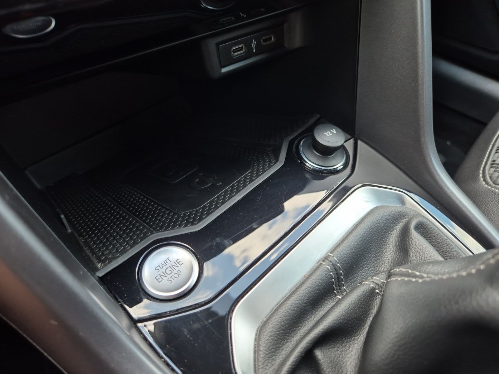 Fahrzeugabbildung Volkswagen T-Roc Cabriolet TSI R-Line LED Navi AID ACC PDC