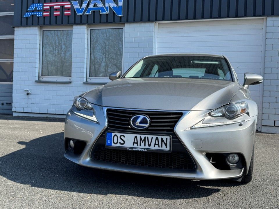 Fahrzeugabbildung Lexus IS 300h Vollhybrid Leder Kamera Winterreifen
