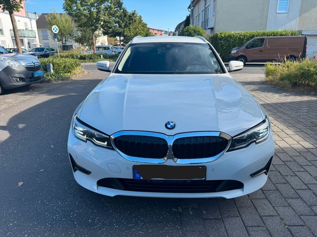 Image of BMW 320