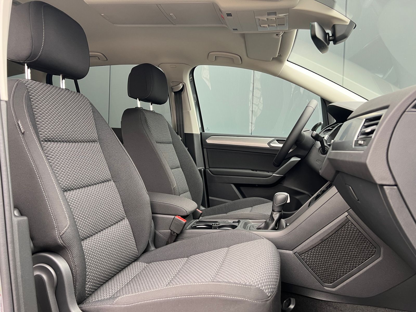 Fahrzeugabbildung Volkswagen Touran Comfortline 1.5 TSI DSG *LED, AHK, 7 Sitz