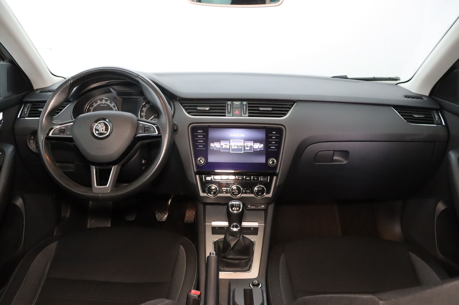 Fahrzeugabbildung SKODA Octavia Combi 2.0 TDI 4 x4 1. Hand Ambition