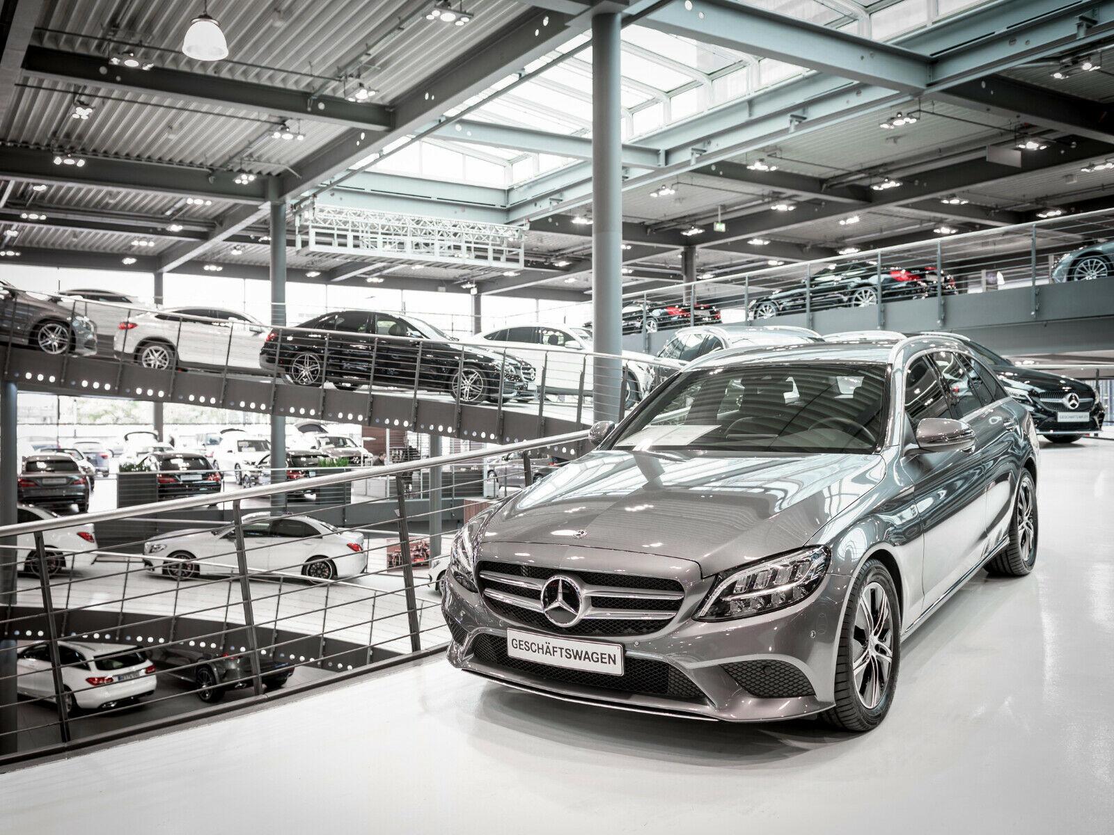 showroom-image-top