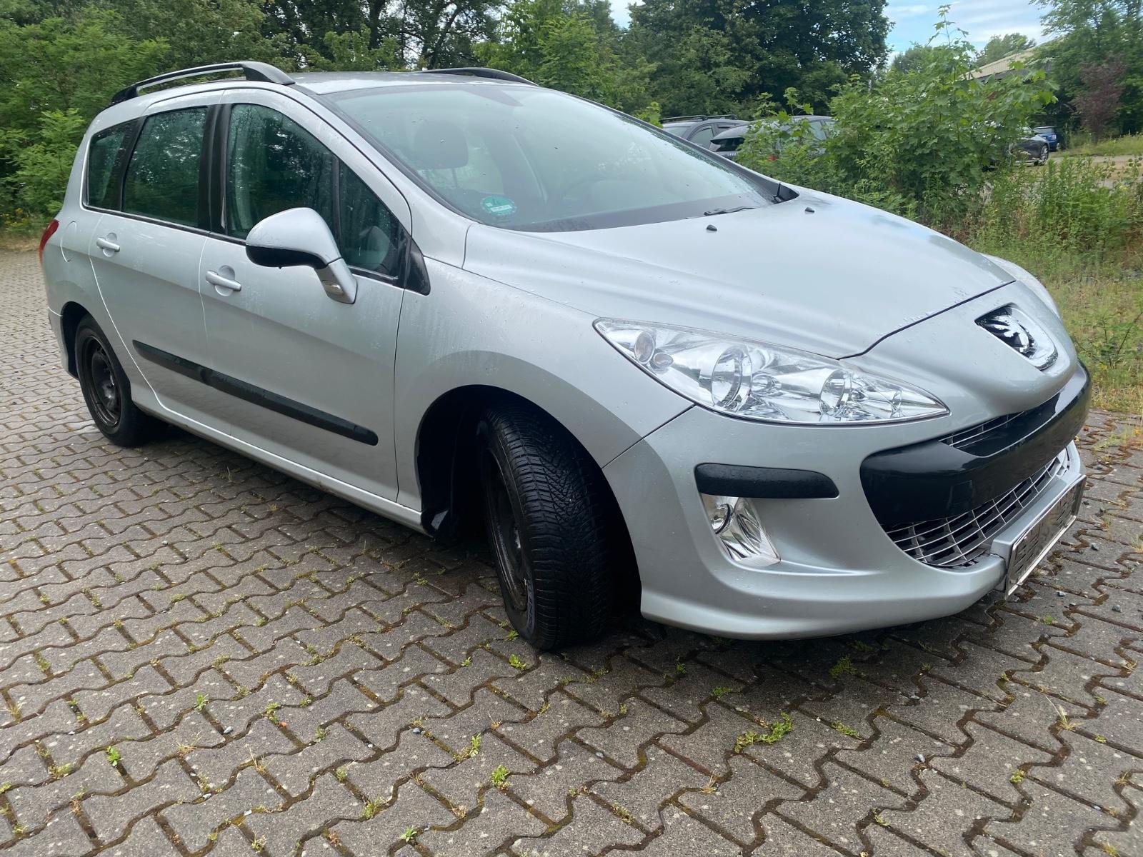 Peugeot 308 2009 — rear view