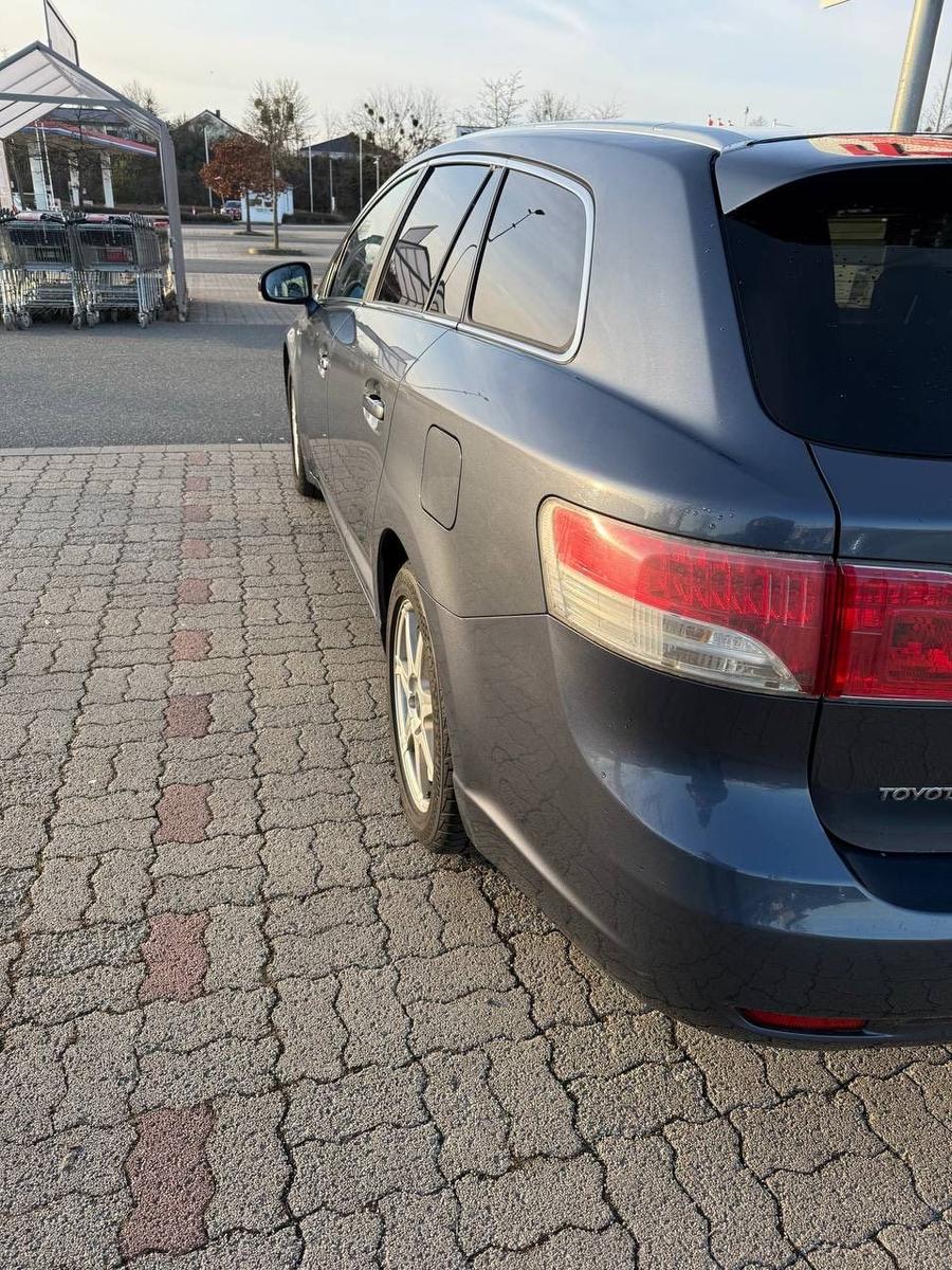 Toyota Avensis 2009 — photo 5