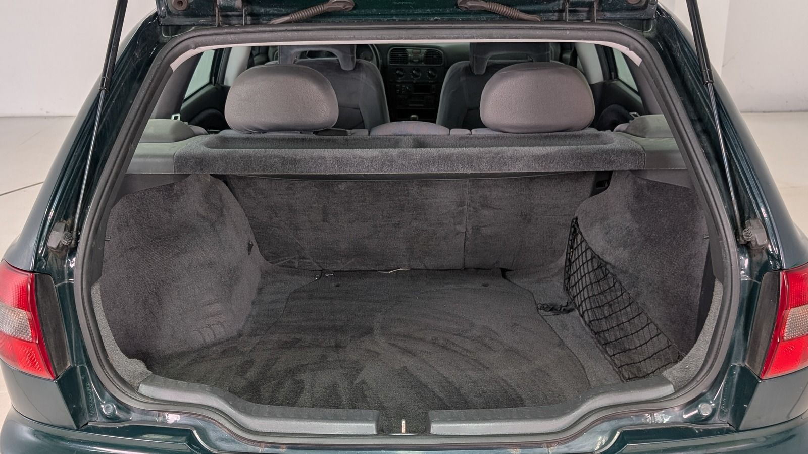 Fahrzeugabbildung Volvo V40 2.0T