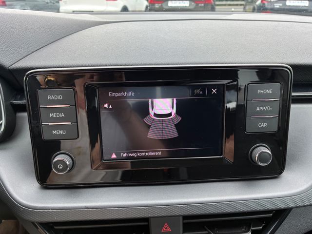 Fahrzeugabbildung Skoda Kamiq 1,0 TSI Active >AHK/SmartLink/Sitzheiz<