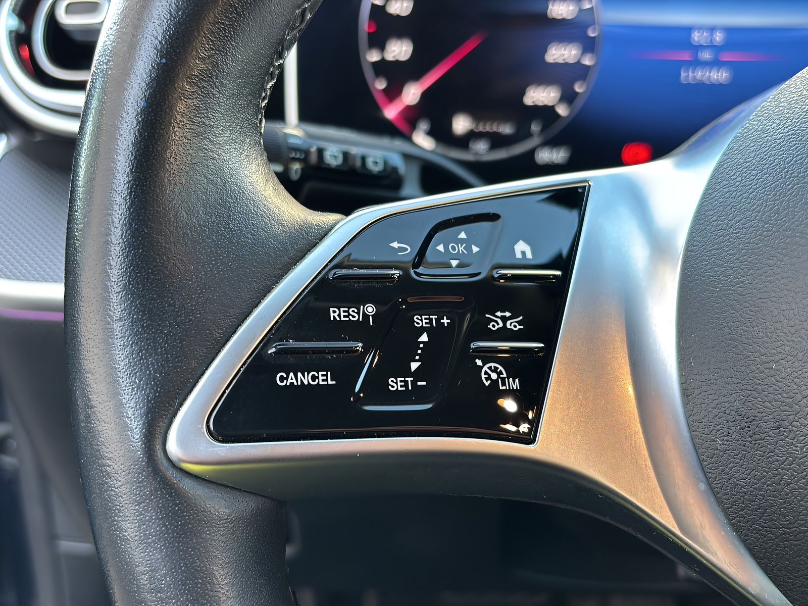 Fahrzeugabbildung Mercedes-Benz C 220 T d 4Matic AVANTGARDE DSC HEAD UP LED AHK