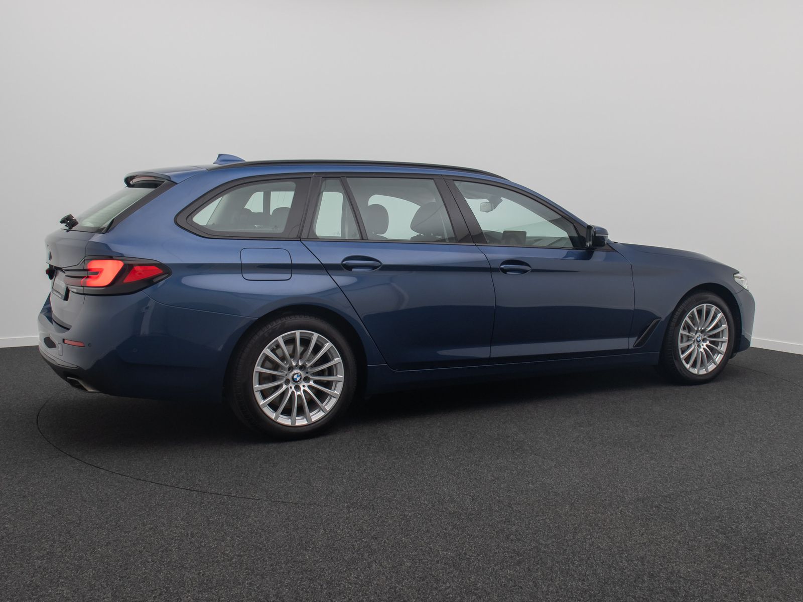 Fahrzeugabbildung BMW 540d xD Panorama Kamera DAB HiFi Lenkrhzg Sport