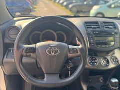 Fahrzeugabbildung Toyota RAV 4 2.0 4x2 Sol AHK SCHECKHEFTGEPFLEGT