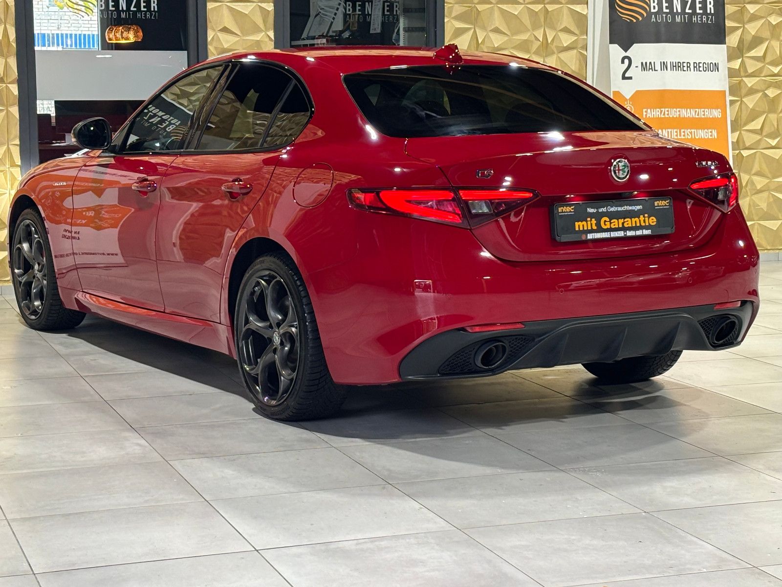 Fahrzeugabbildung Alfa Romeo Giulia Veloce Q4/ACC/MEMORY/KAMERA/NAVI/SOUND/