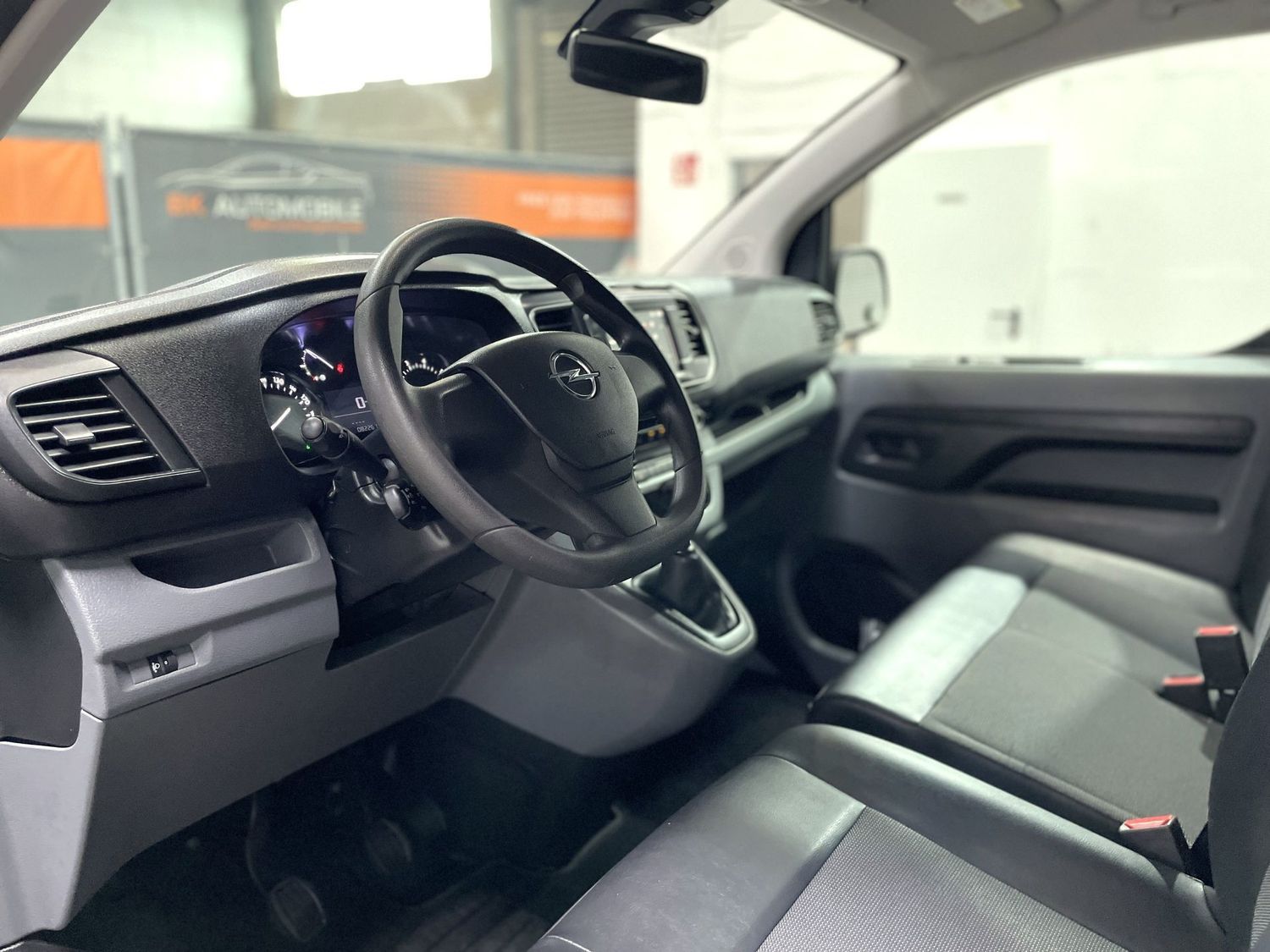 Fahrzeugabbildung Opel Vivaro Kasten Edition M L2 #Tempomat#PDC#Klima