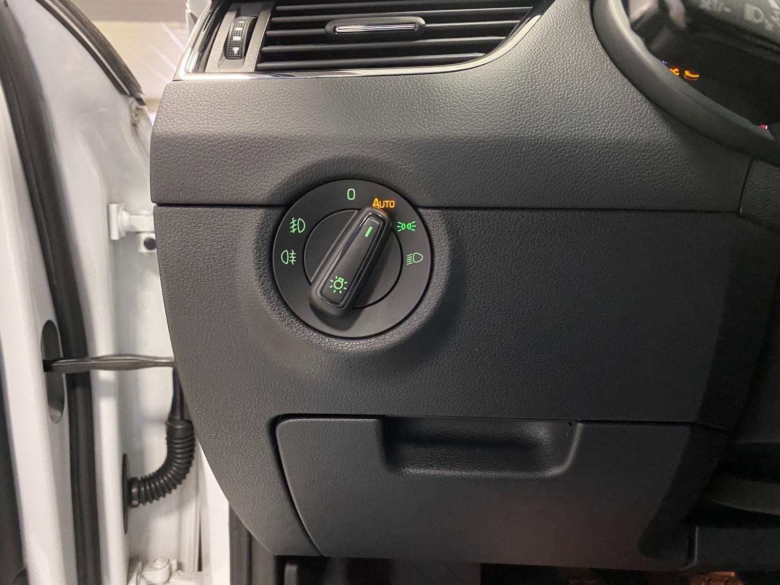 Fahrzeugabbildung SKODA Octavia Ambition 1.5 TSI APP+KLIMA+PDC+SITZHEIZ+