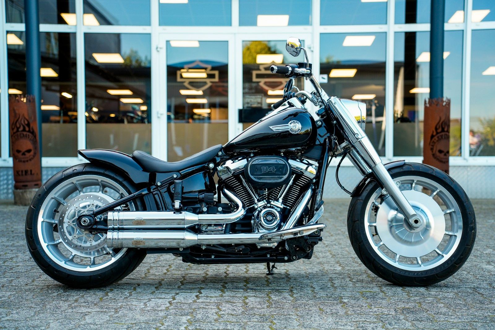 Fahrzeugabbildung Harley-Davidson SOFTAIL FAT BOY FLFBS 114 - JEKILL&HYDE -