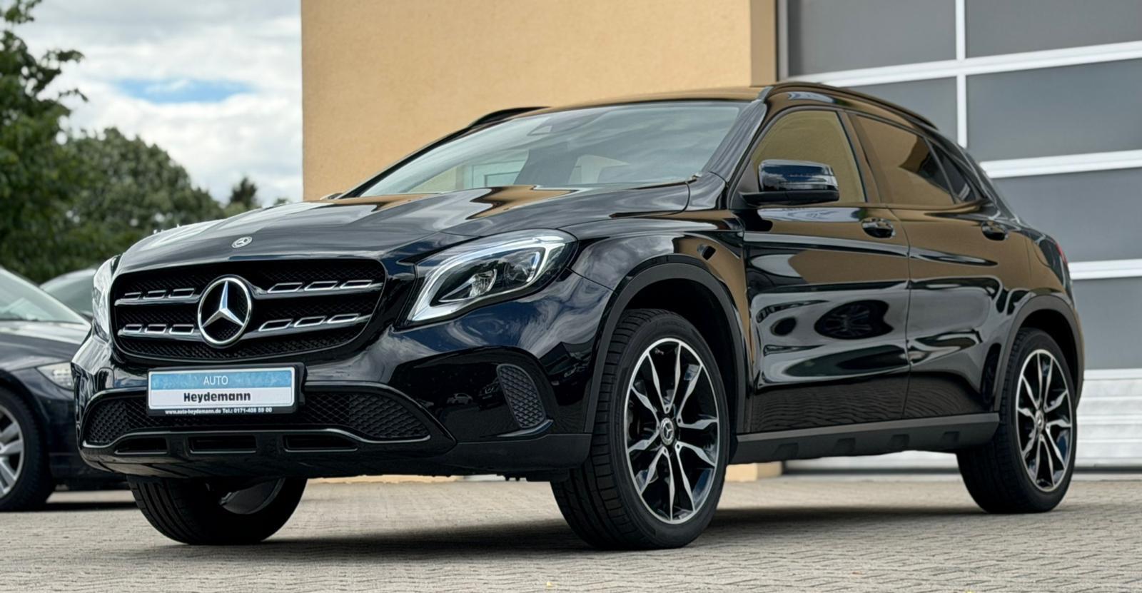 Mercedes-Benz GLA 200 CDI AMG PANO KAMERA LED