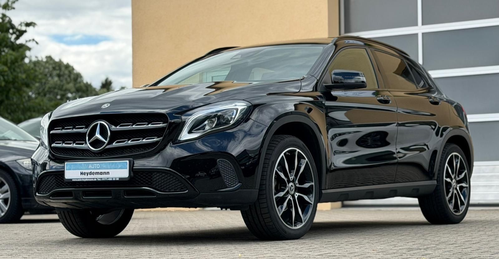 MERCEDES-BENZ GLA 200 CDI AMG PANO KAMERA LED