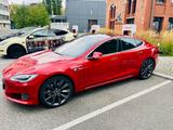 Tesla Model S 75 - mit Elektro-Antrieb: Rot, Sitzheizung