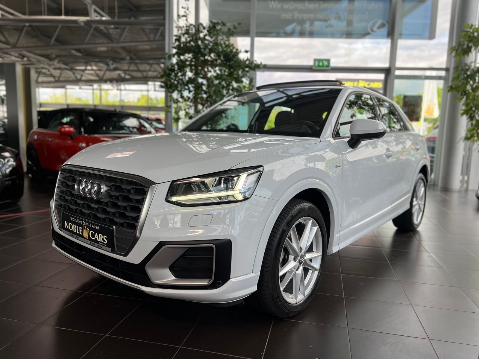 Fahrzeugabbildung Audi Q2 35 TFSI S-Tronic S Line PANO SHZ LED NAVI