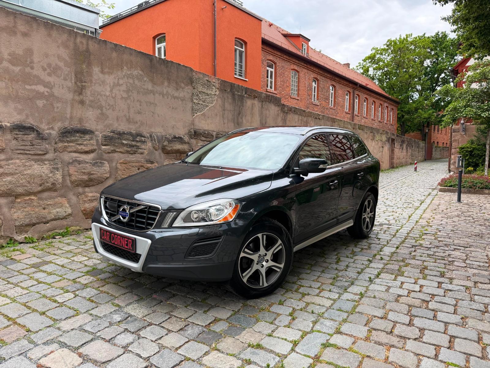 Volvo XC60 Summum AWD Pano Kamera 2te Hand