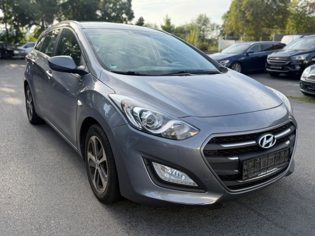 Hyundai i30 cw  KLIMA -211tkm OPTISCHE MÄNGEL