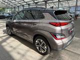 Hyundai Kona Trend   39,2 kWh|ACC|LED|Navi - mit Elektro-Antrieb: Beige, Abstandswarner, mit Klimaautomatik