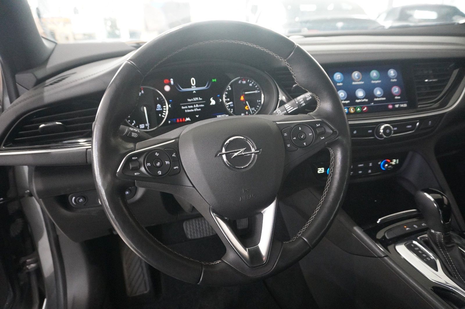 Fahrzeugabbildung Opel Insignia B ST 2.0D ELEGANCE NAVI/SH/KAMERA/SPORT