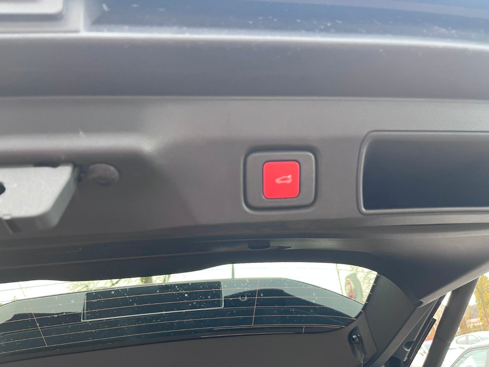 Fahrzeugabbildung Jeep Compass E-Hybrid 1.2 eDCT 100 kW First Edition