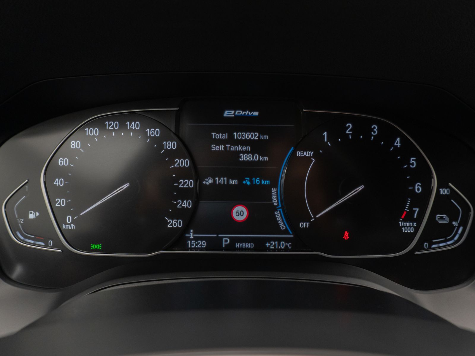 Fahrzeugabbildung BMW 330e M Sport Kamera DAB H/K Geschwind Parkassist