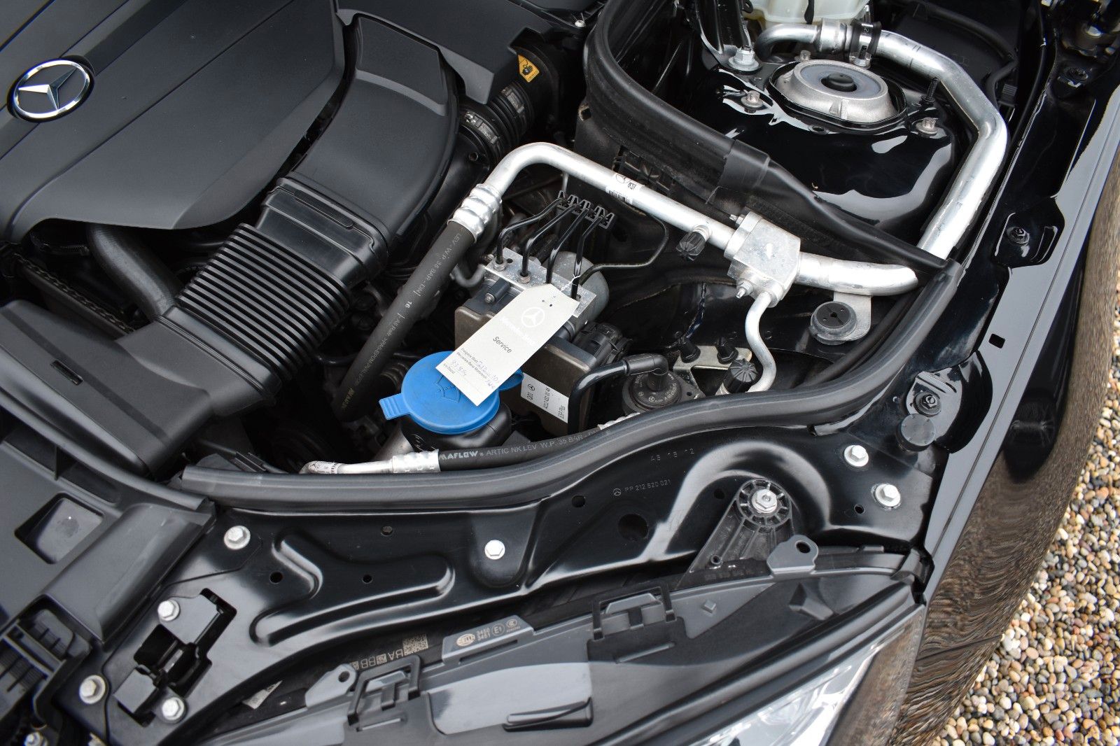 Fahrzeugabbildung Mercedes-Benz E 400 T Edition 4Matic AMG Night-Paket AHK