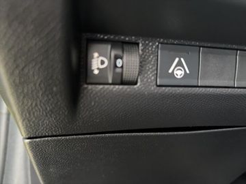 Peugeot 208 Allure Hybrid 100 e-DSC6