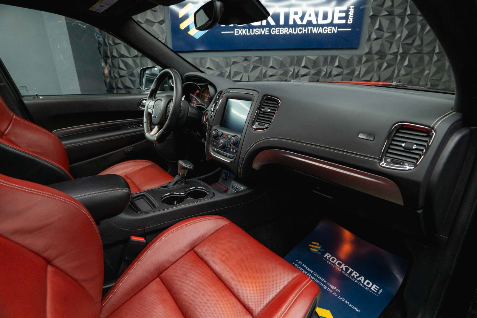 Fahrzeugabbildung Dodge Durango 6.4 V8 SRT Performance 4x4 Night-Paket