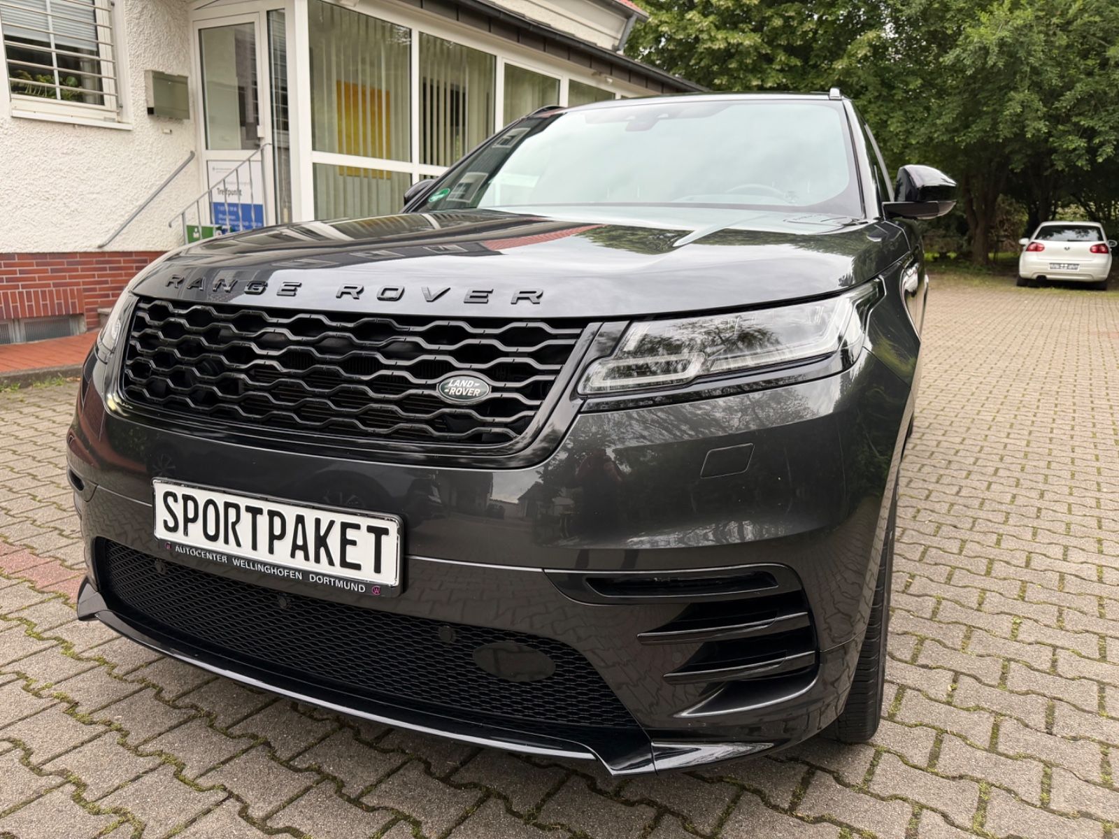 Land Rover Range Rover Velar R-Dynamic S Design-Paket Black Gebrauchtwagen Kaufen | EZ 05/2020 | Preis 37.999 €
