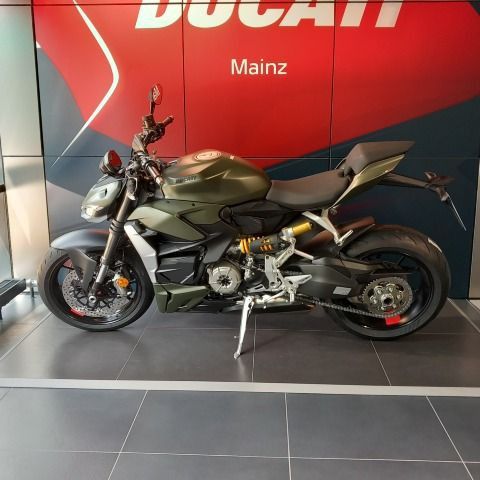 Ducati Streetfighter V2