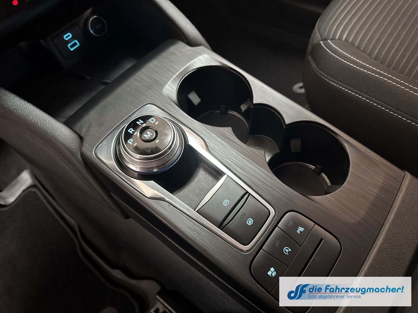 Fahrzeugabbildung Ford Kuga Titanium Navi Apple CarPlay Android Auto Me