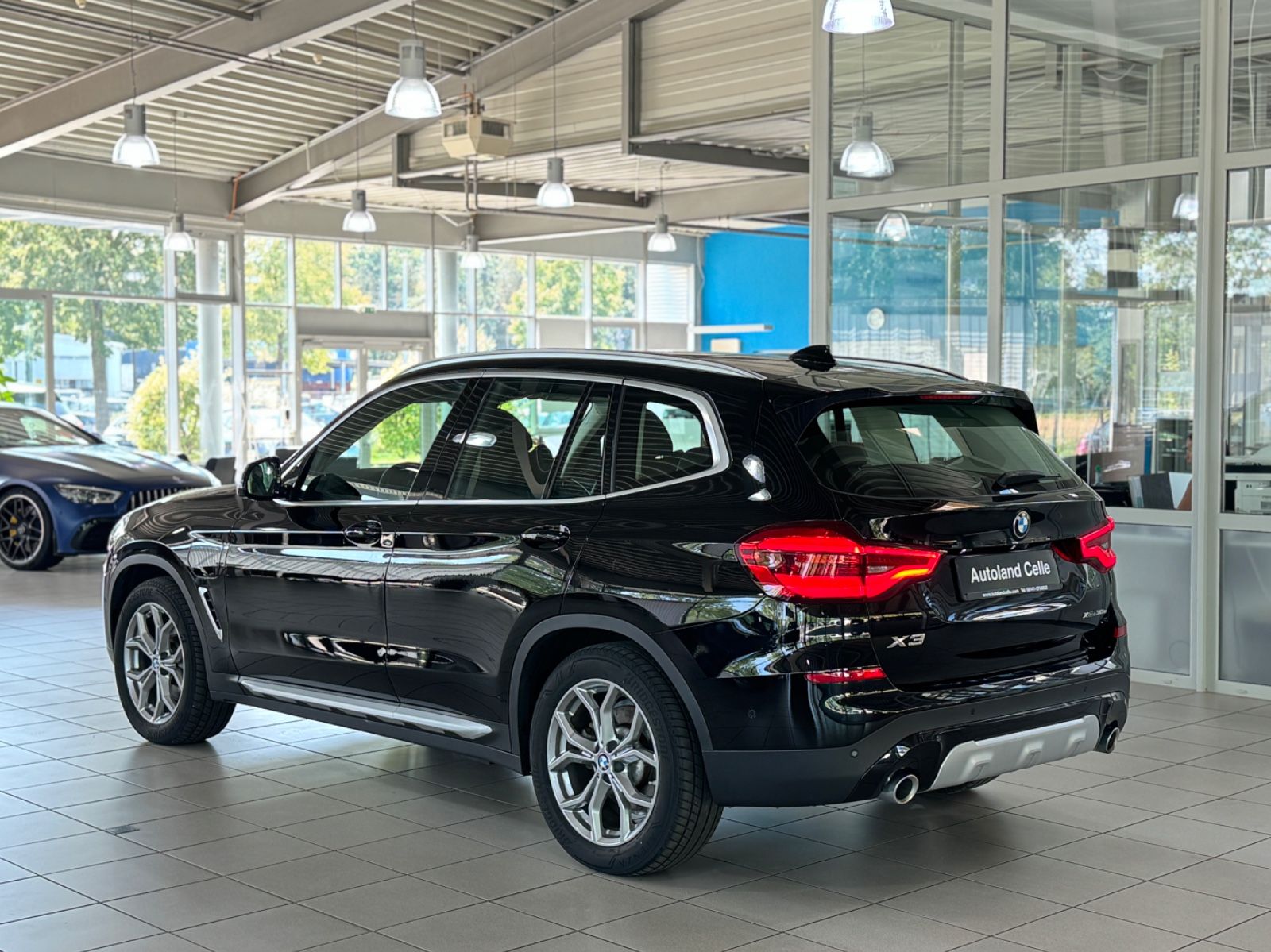 Fahrzeugabbildung BMW X3 xD30e xLine HUD Kamera  DAB Cockpit H/K Sport