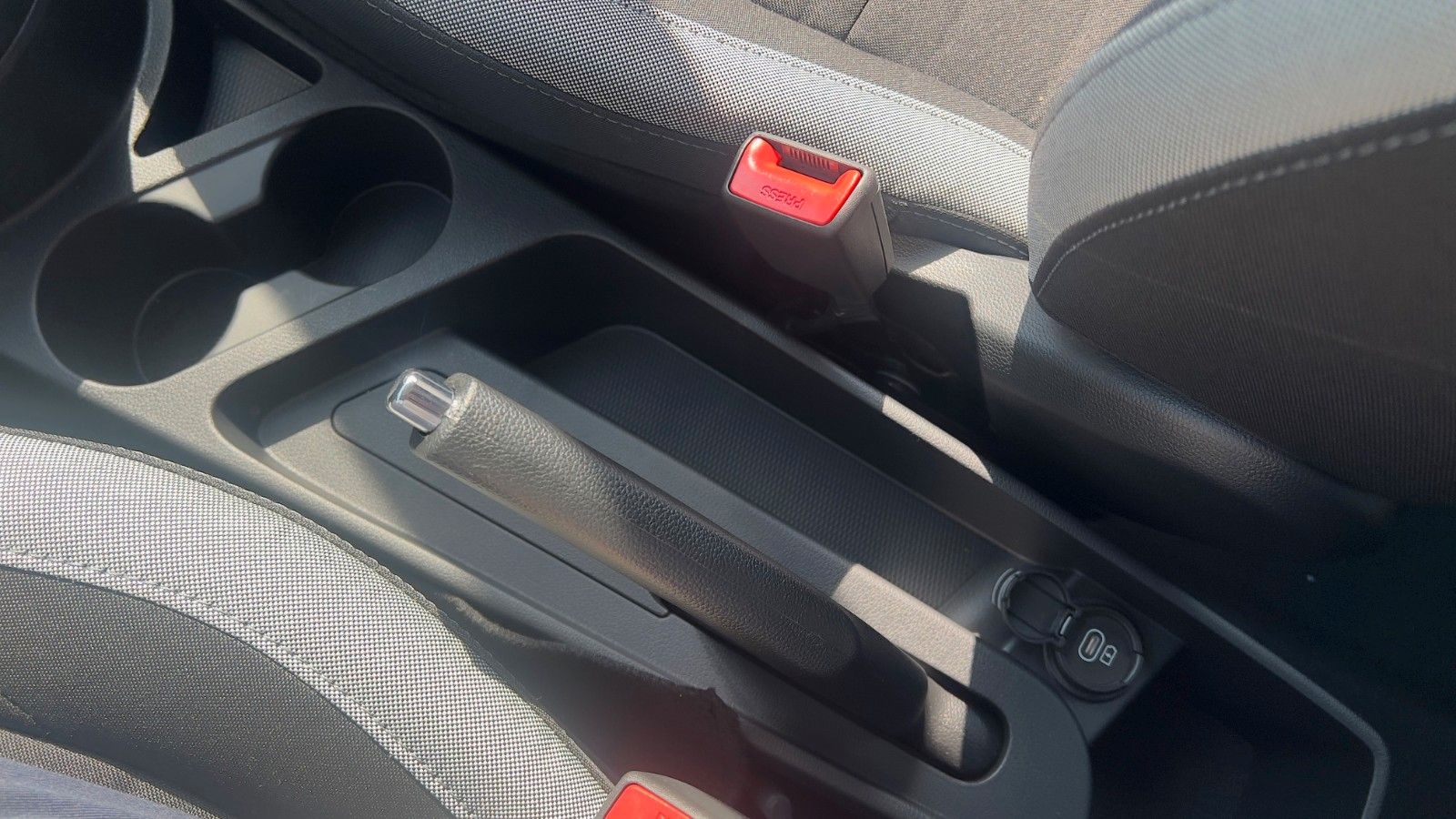 Fahrzeugabbildung Hyundai i10 1.0 Trend *Klima*Navi*CarPlay*PDC*RFKamera*