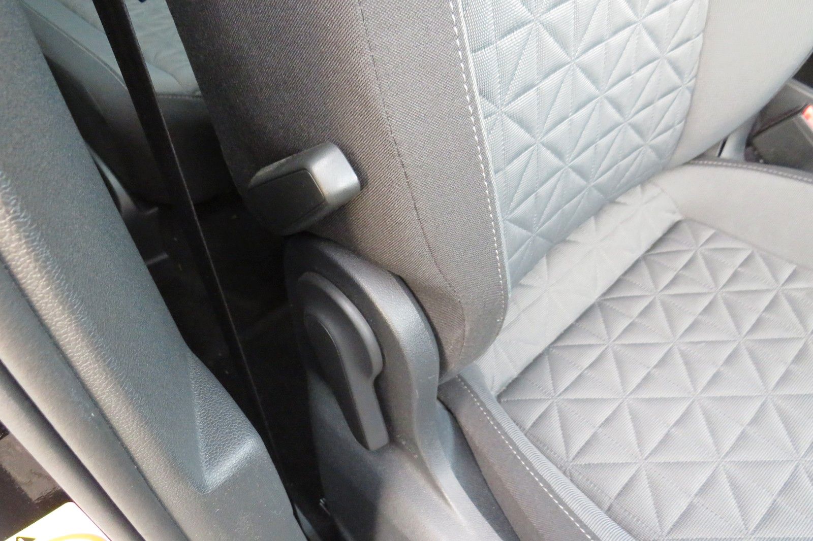 Fahrzeugabbildung Volkswagen Tiguan Life TDI DSG AHK NAVI KAMERA LED ACC GJ