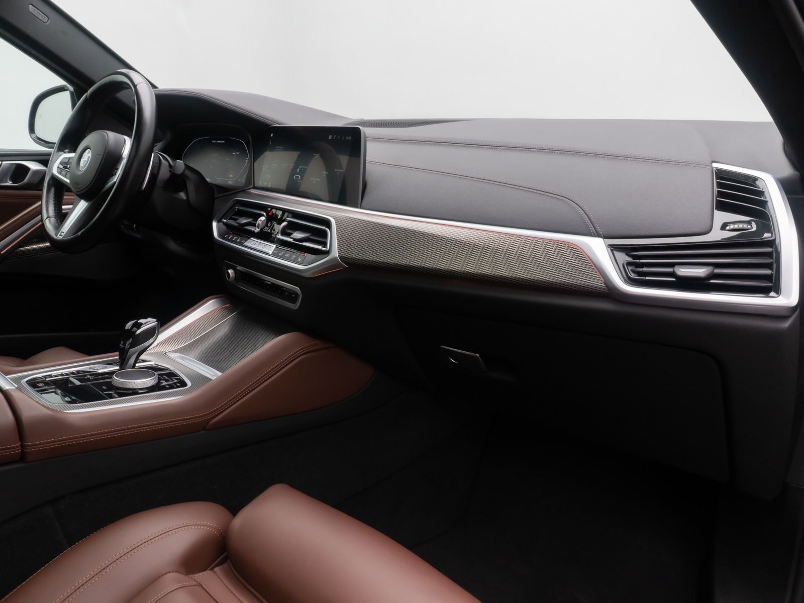 Fahrzeugabbildung BMW X6 M50i 360&deg;Laser DAB H/K Panoram Individual 22"