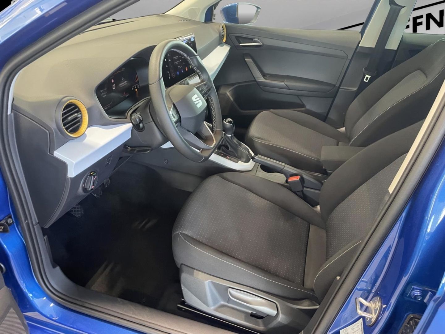 Fahrzeugabbildung SEAT Arona Style Navi Digitales Cockpit LED Apple Car