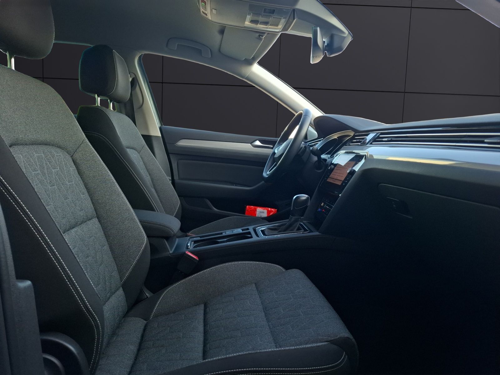 Fahrzeugabbildung Volkswagen Passat Variant TSI Business DSG Matrix Standhzg.