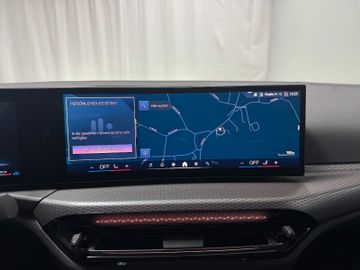 BMW 330 i Touring xDrive M Sport Navi LED Kamera