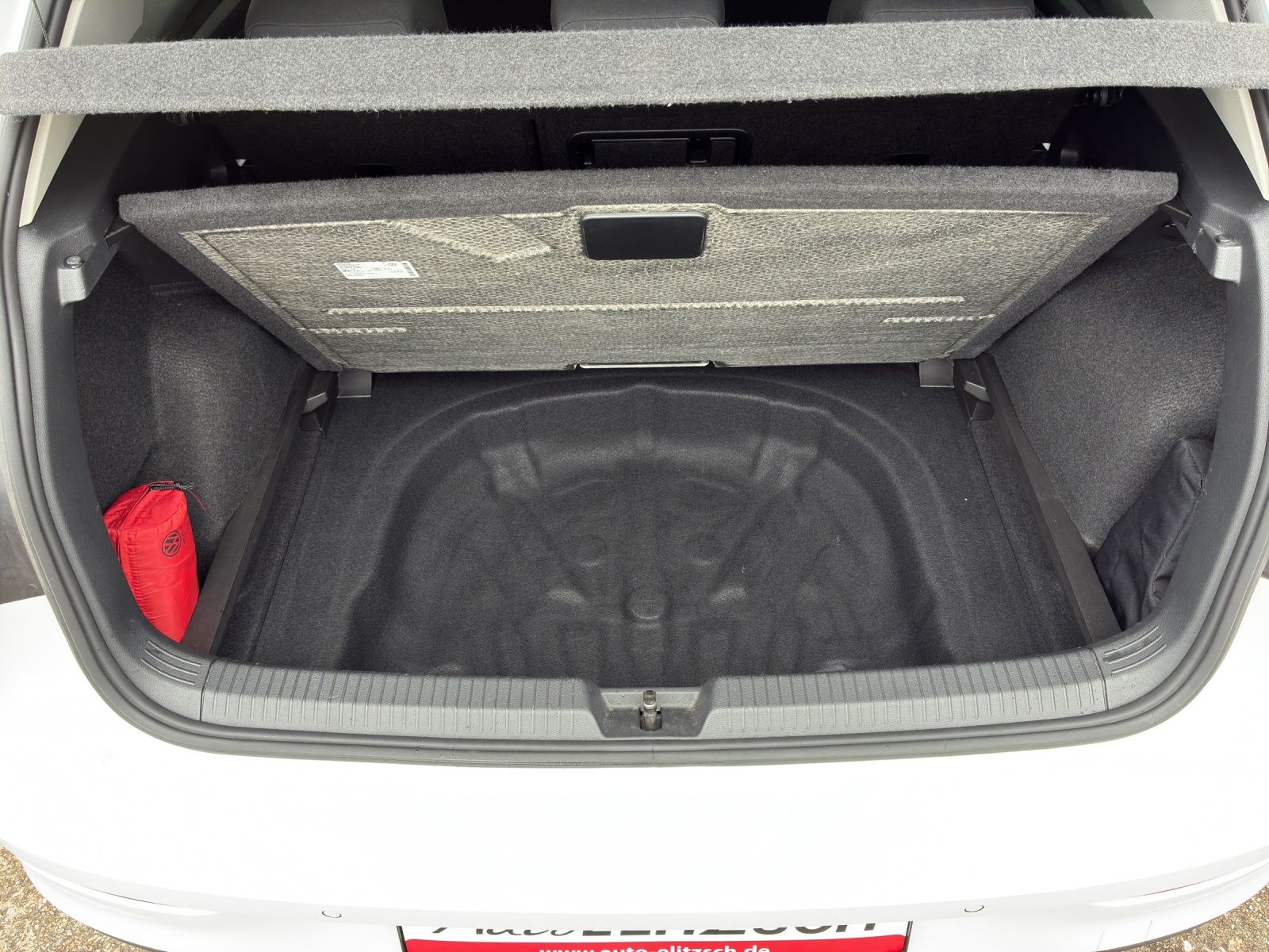 Fahrzeugabbildung Volkswagen Golf VIII Active TDI DSG LED Navi ACC SHZ App-Co